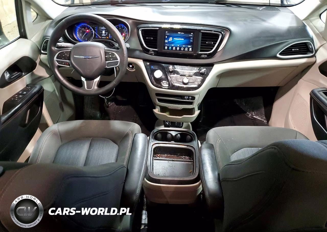 2020 Chrysler Pacifica Touring VIN:2C4RC1FG2LR158732 - 8