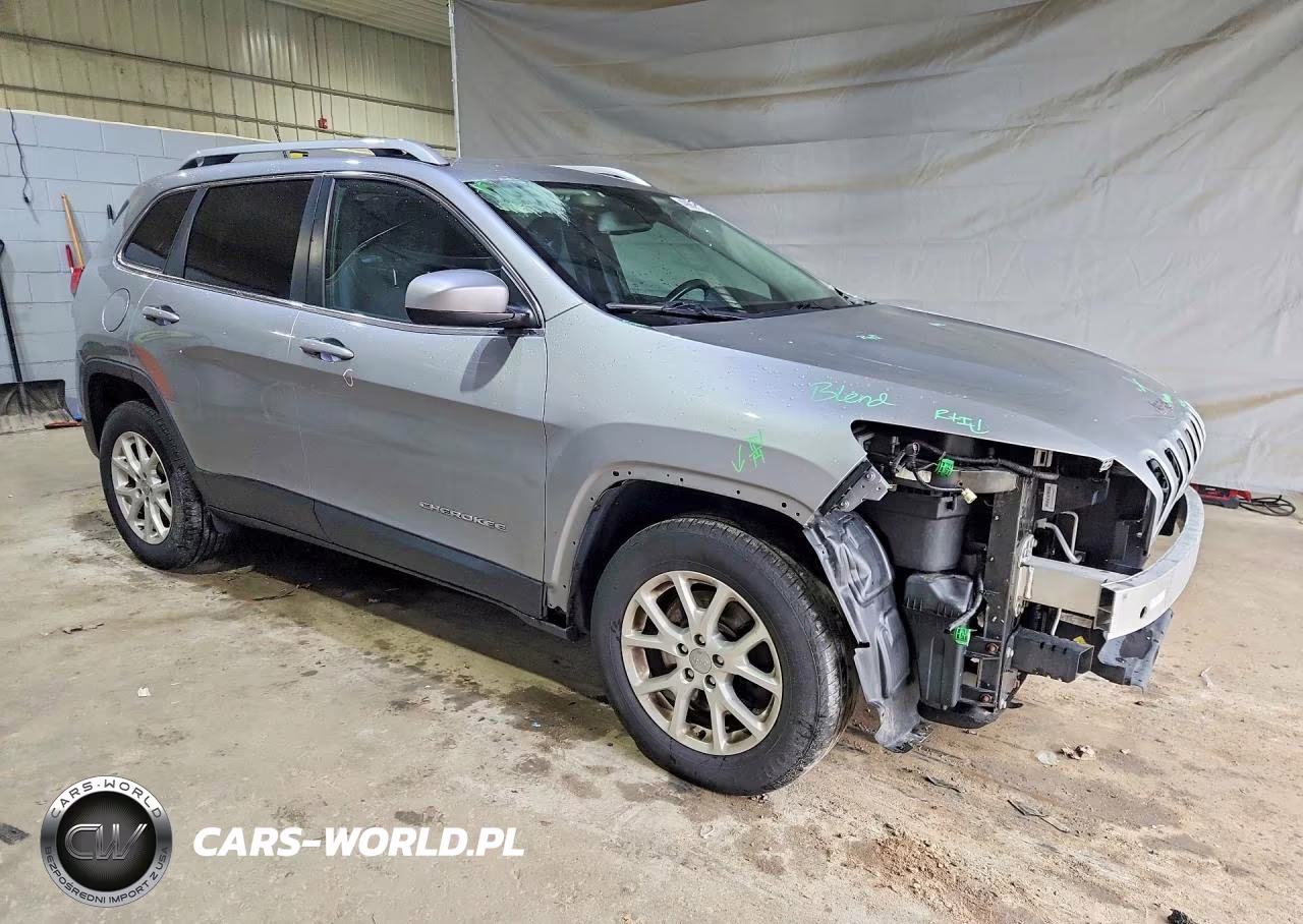 2015 Jeep Cherokee Latitude VIN:1C4PJMCB6FW667421 - 4