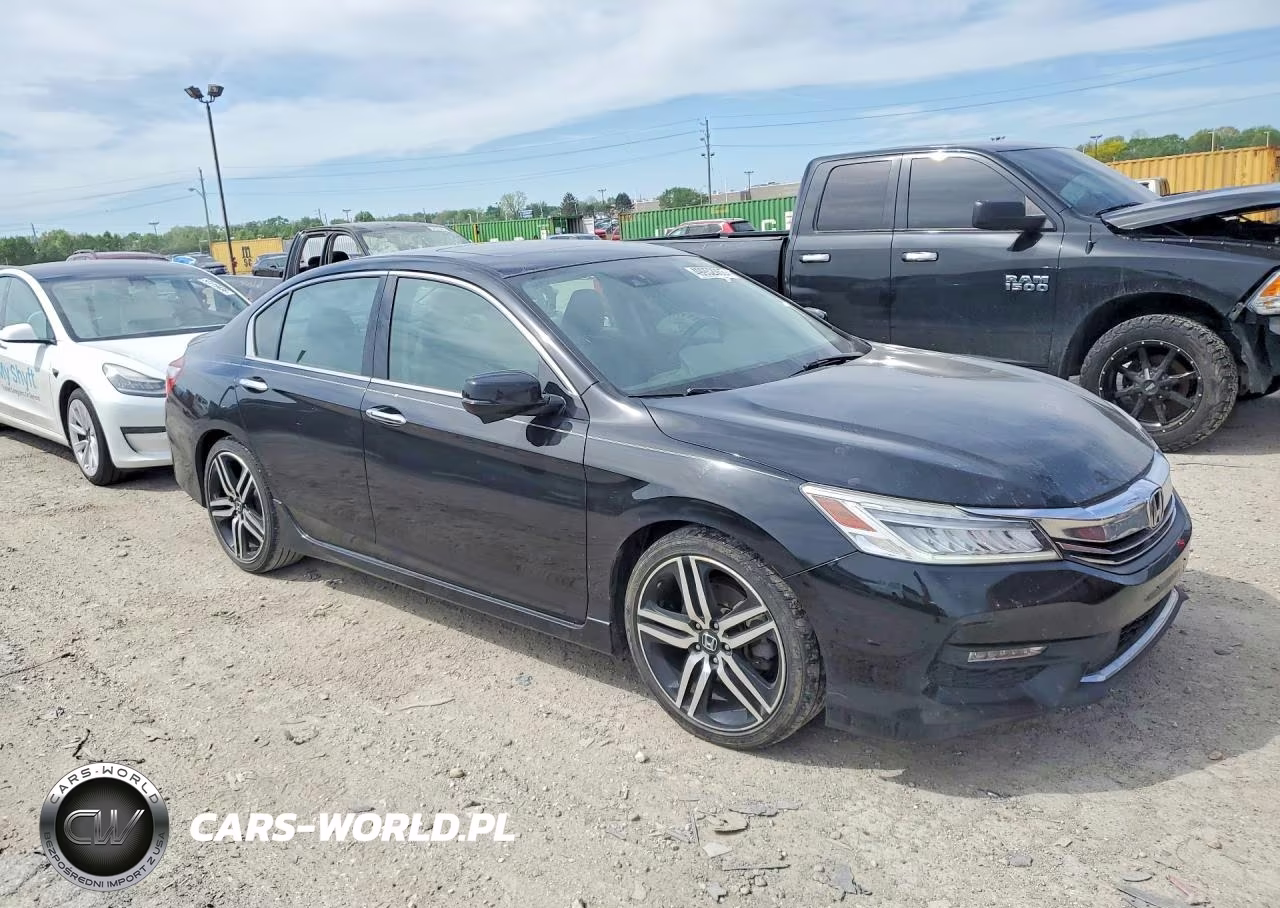 2016 Honda Accord Touring VIN:1HGCR3F96GA029809 - 4
