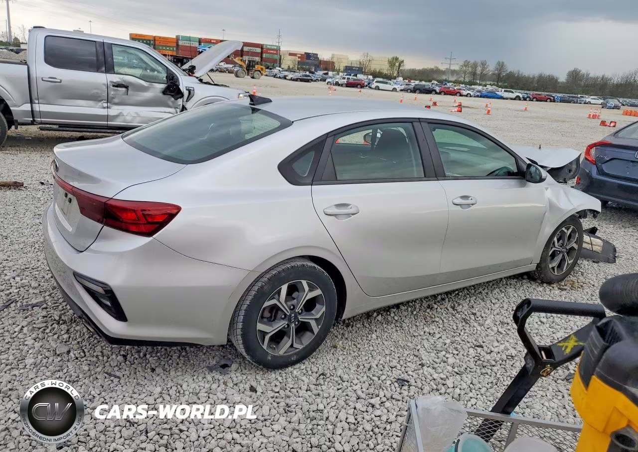 2019 Kia Forte Lxs VIN:3KPF24AD6KE109733 - 3