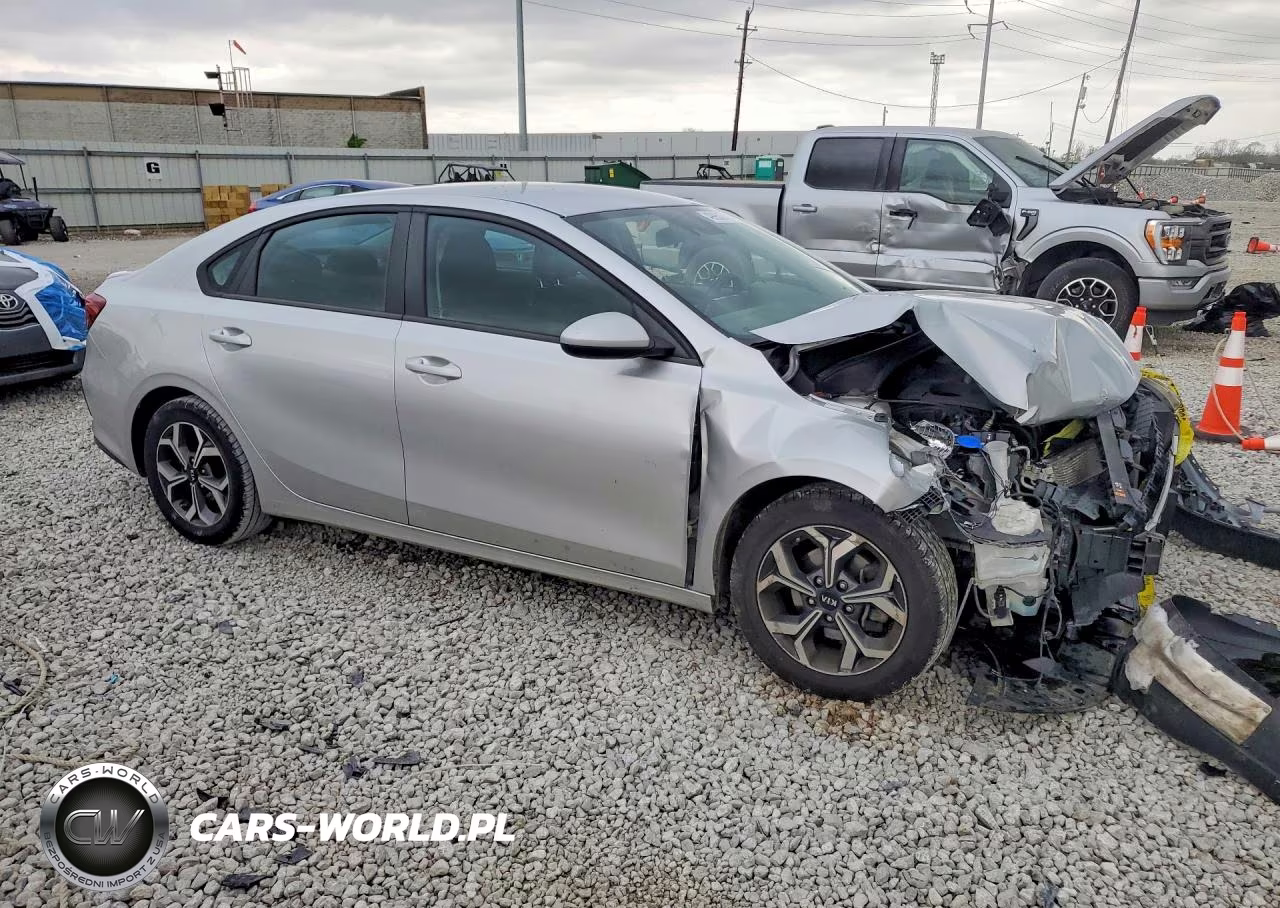 2019 Kia Forte Lxs VIN:3KPF24AD6KE109733 - 4