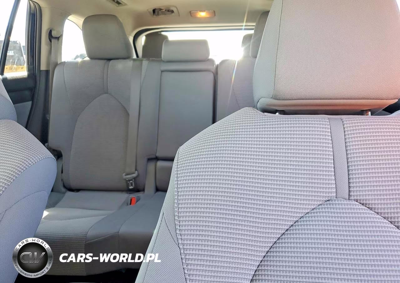 2020 Toyota Highlander Hybrid Le VIN:5TDZARAHXLS000845 - 10