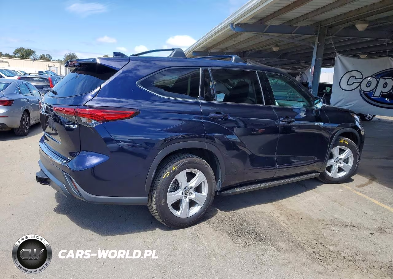 2020 Toyota Highlander Hybrid Le VIN:5TDZARAHXLS000845 - 3