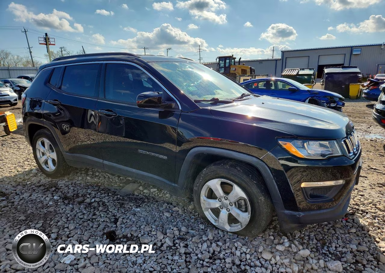 2018 Jeep Compass Latitude VIN:3C4NJCBB6JT502843 - 4