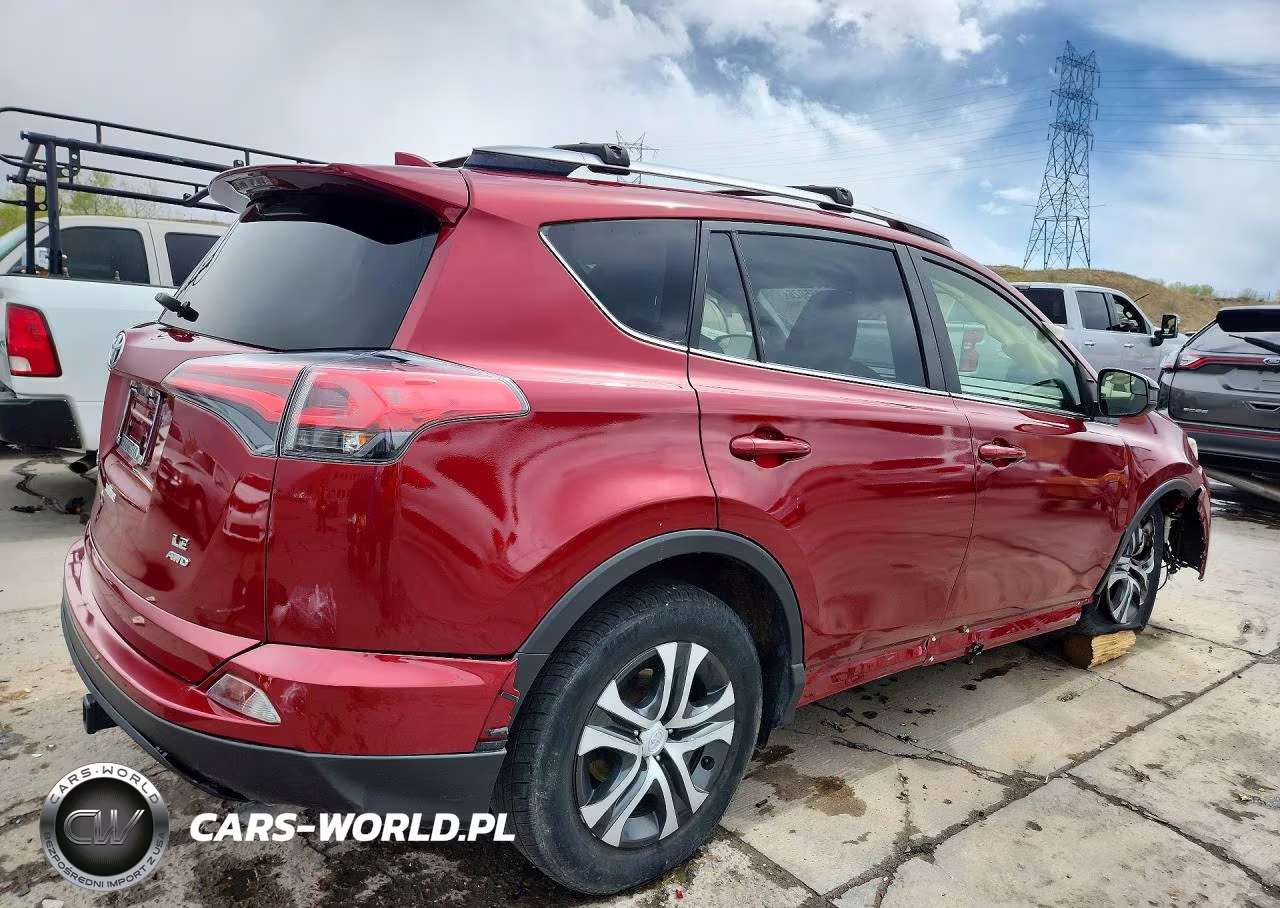 2018 Toyota Rav4 Le VIN:JTMBFREV6JD224416 - 3