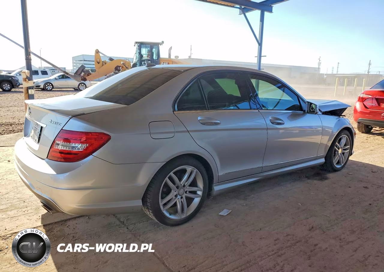 2013 Mercedes-Benz C 300 4Matic VIN:WDDGF8AB7DG121025 - 3