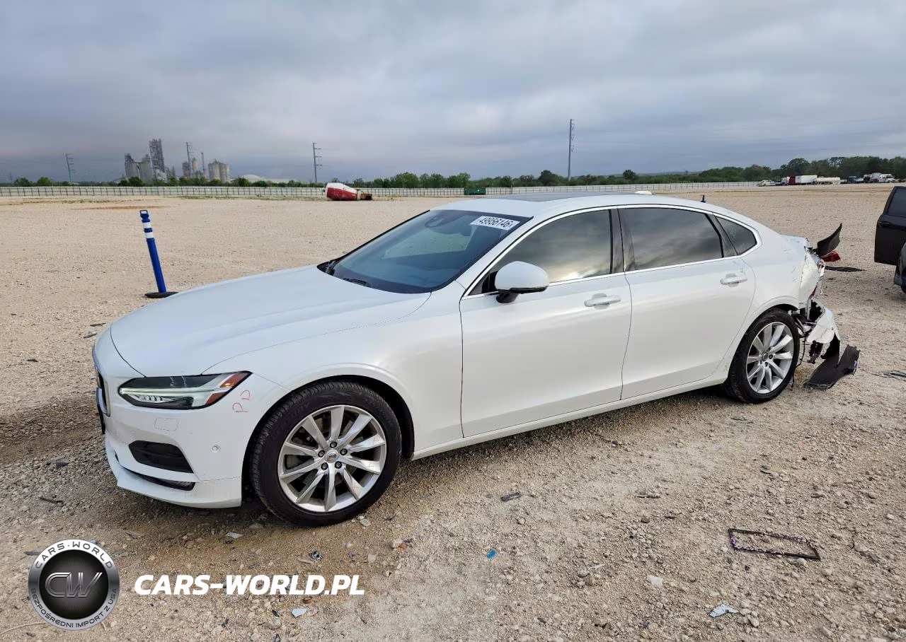 2018 Volvo S90 T6 Momentum