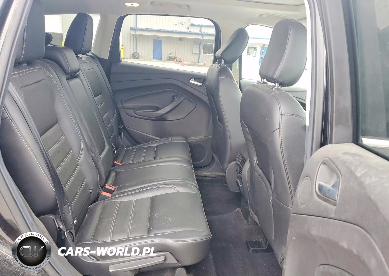 2019 Ford Escape Titanium VIN:1FMCU9J97KUC42584 - 10