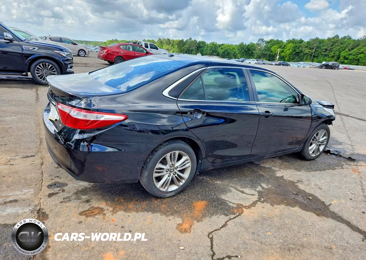 2016 Toyota Camry Se VIN:4T1BF1FK6GU525956 - 3