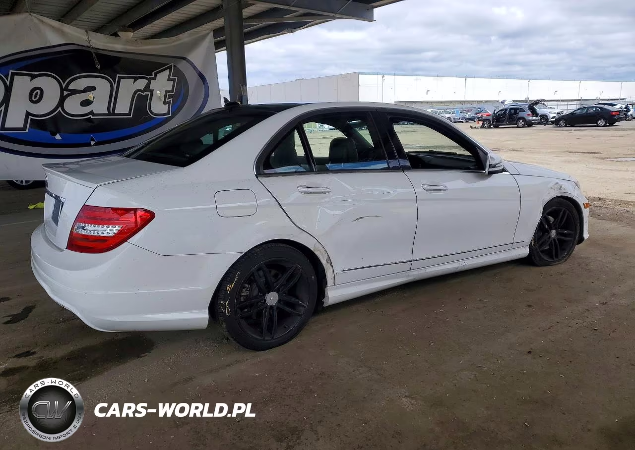 2014 Mercedes-Benz C 250 VIN:WDDGF4HB7ER317339 - 3
