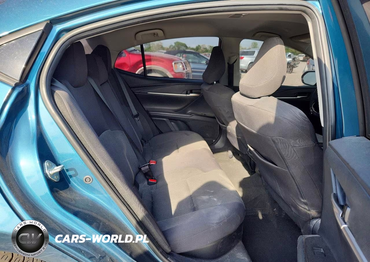2025 Toyota Camry Le VIN:4T1DAACK8SU105152 - 10