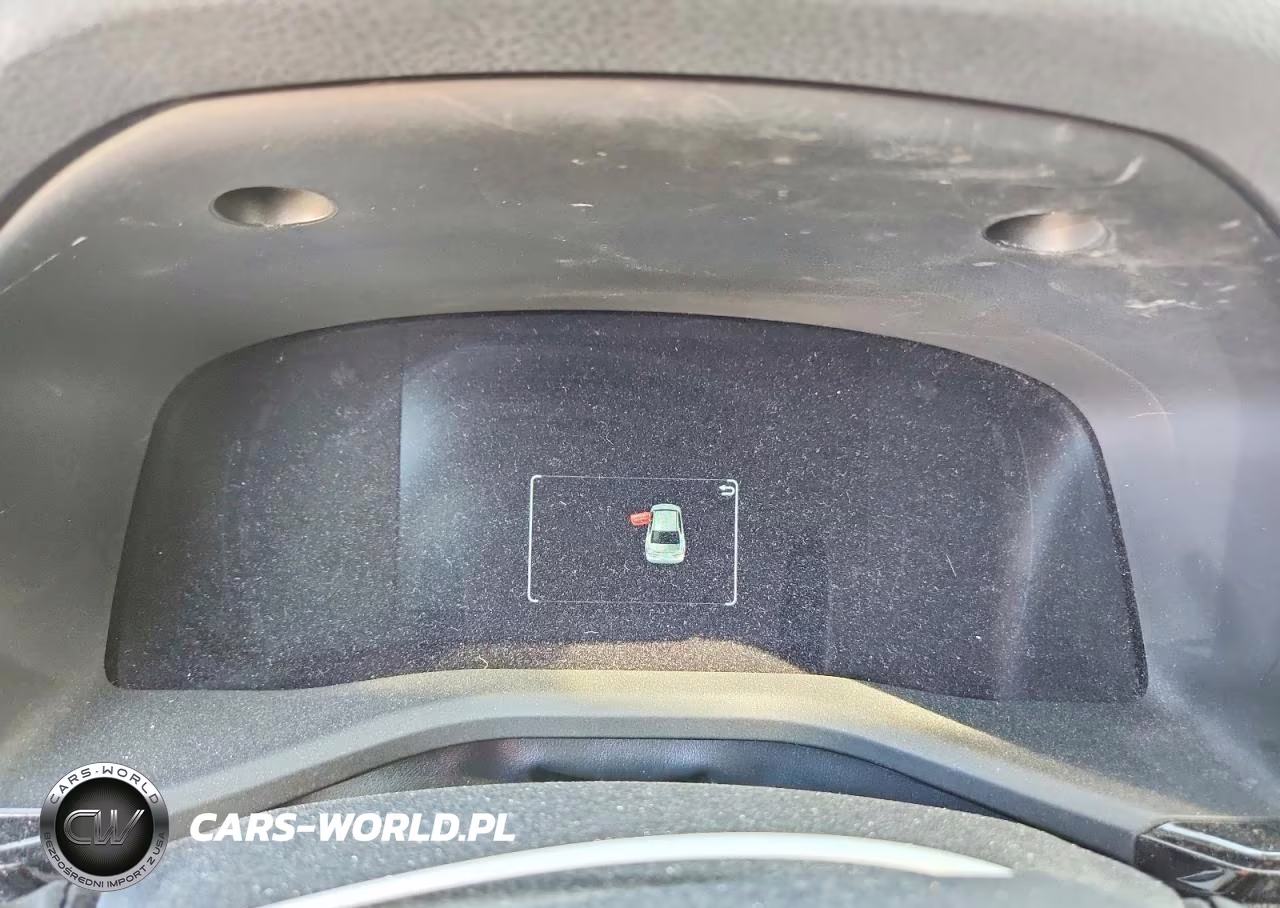 2025 Toyota Camry Le VIN:4T1DAACK8SU105152 - 9