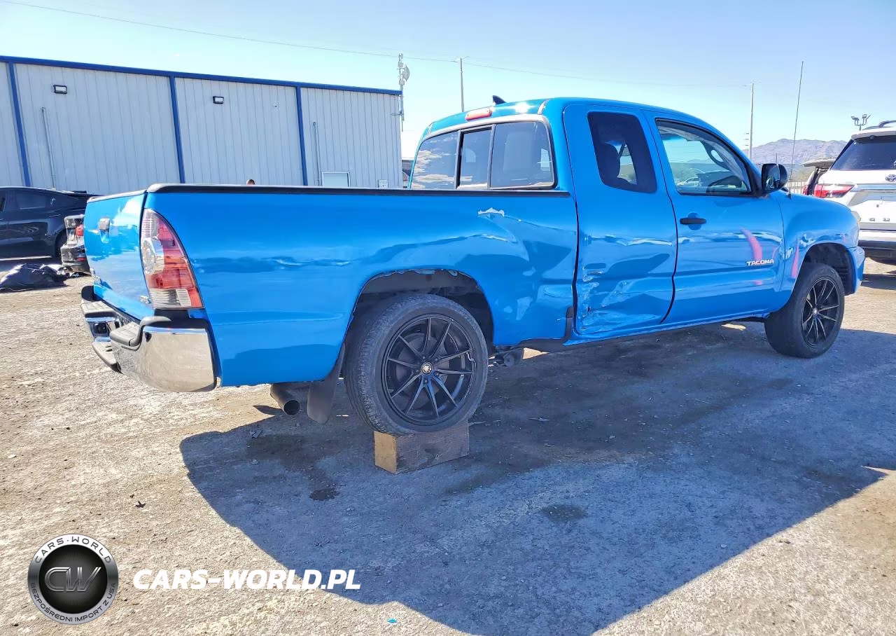 2015 Toyota Tacoma VIN:5TFTX4CN7FX060266 - 3
