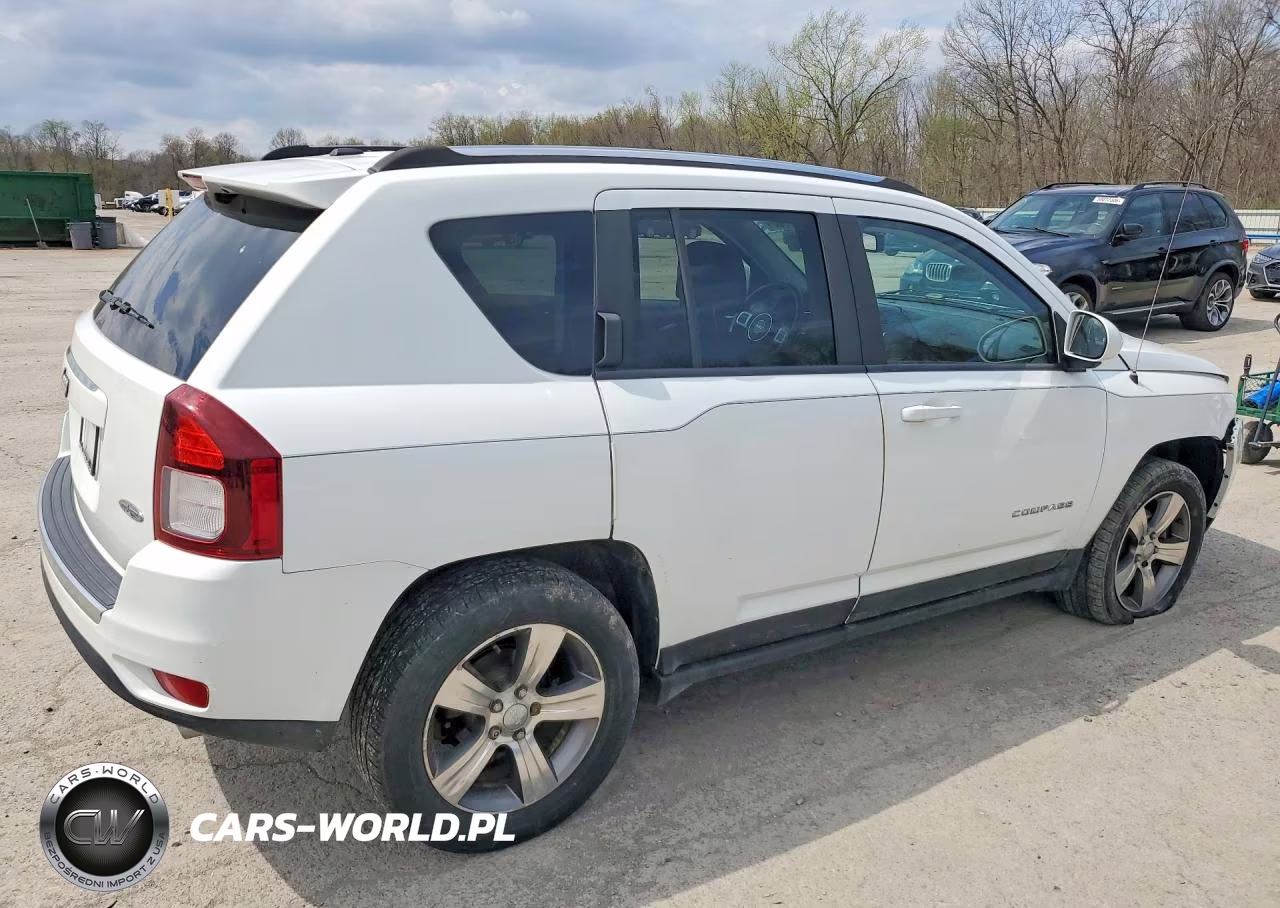 2016 Jeep Compass Latitude VIN:1C4NJDEB6GD708812 - 3