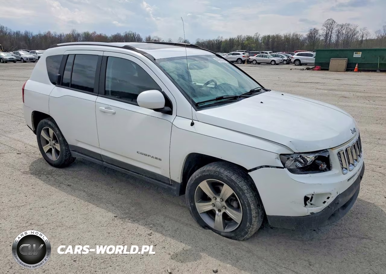 2016 Jeep Compass Latitude VIN:1C4NJDEB6GD708812 - 4