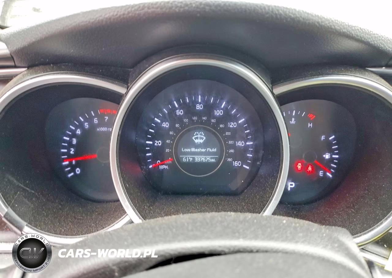 2015 Kia Optima Lx VIN:5XXGM4A79FG381795 - 9