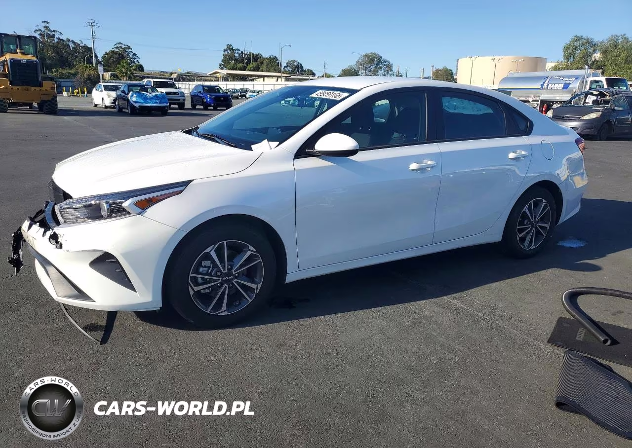 2023 Kia Forte Lxs