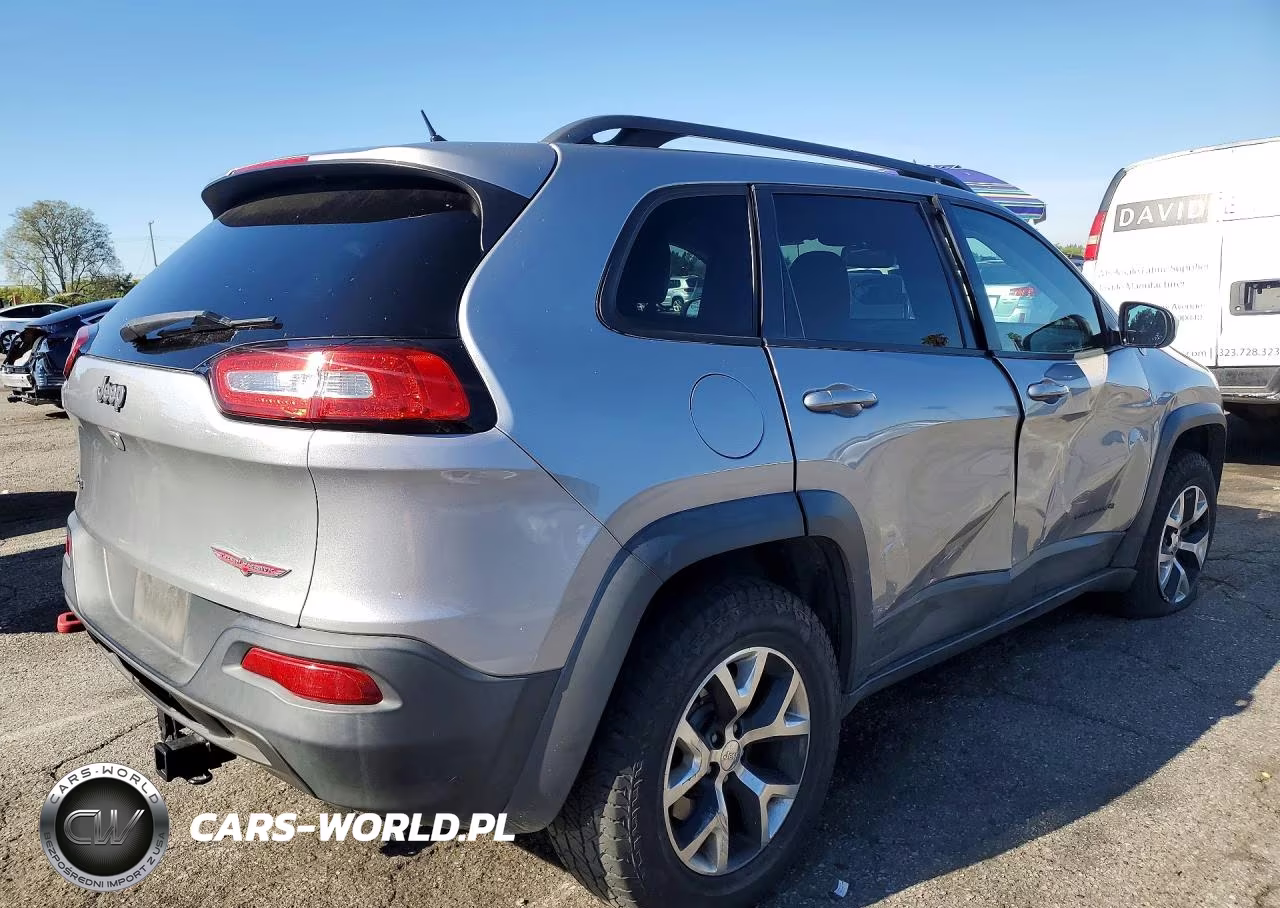 2015 Jeep Cherokee Trailhawk VIN:1C4PJMBS9FW786212 - 3