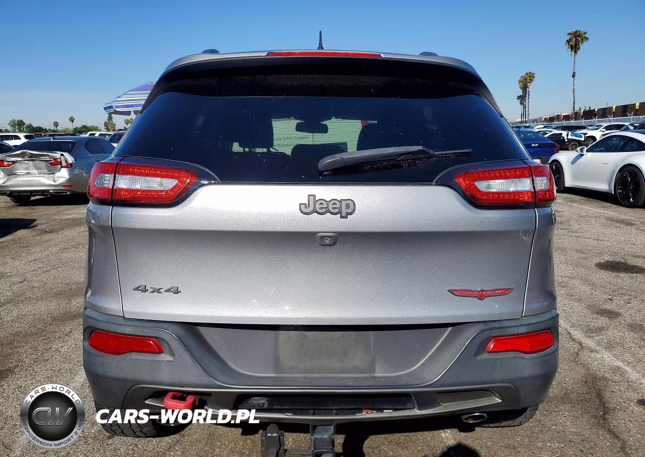 2015 Jeep Cherokee Trailhawk VIN:1C4PJMBS9FW786212 - 6