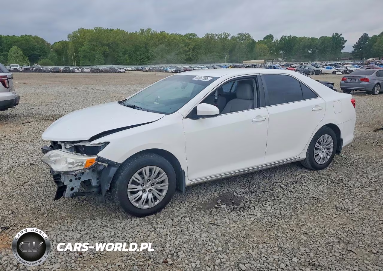 2012 Toyota Camry Le – zdjęcie 1 z 12