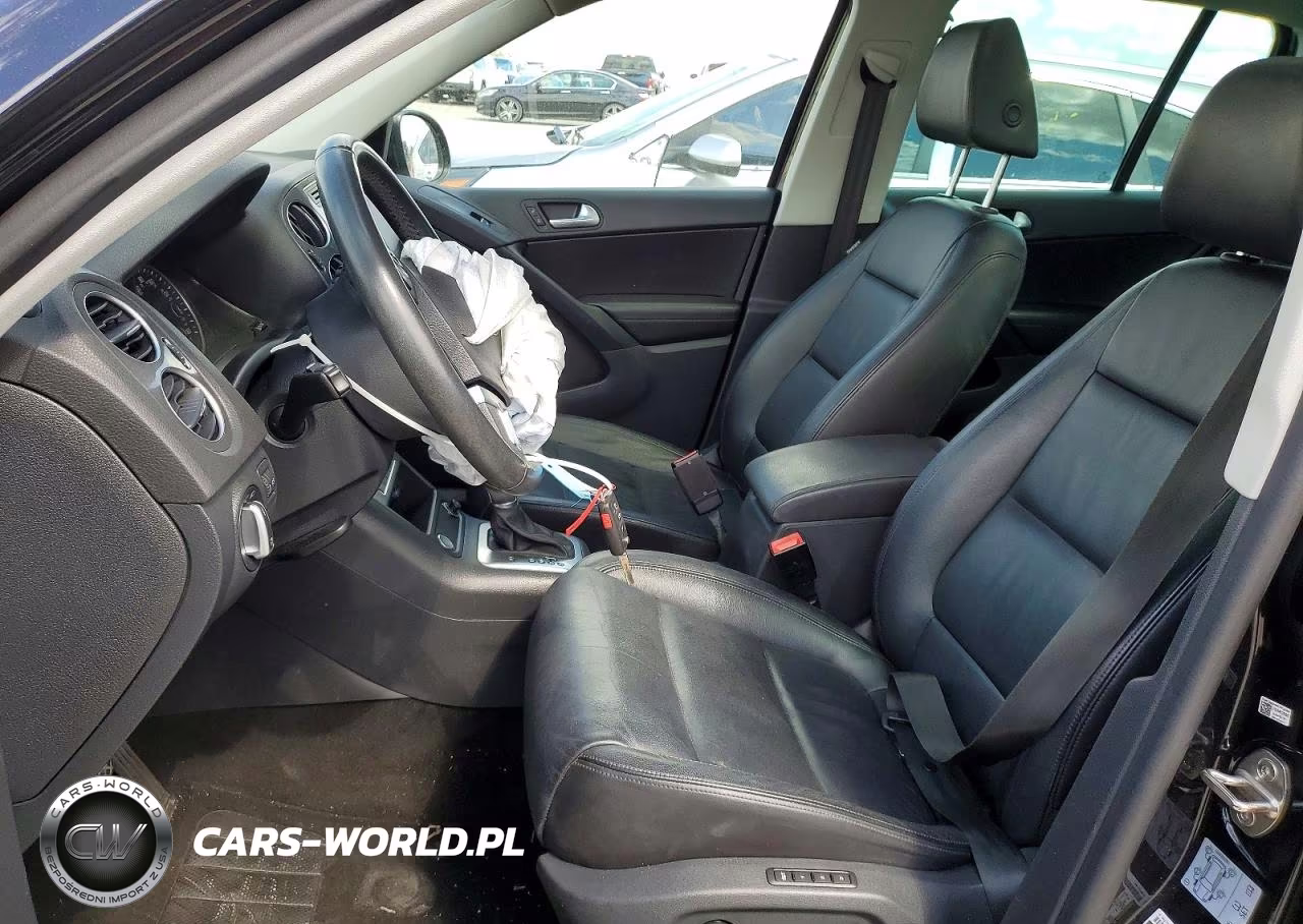 2017 Volkswagen Tiguan Sport VIN:WVGTV7AX3HW511662 - 7