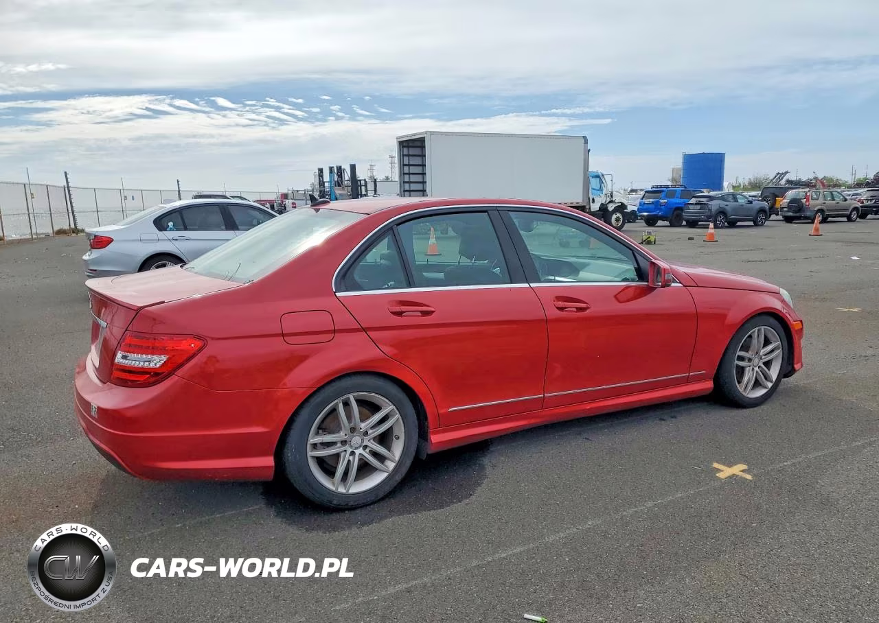 2013 Mercedes-Benz C250 VIN:WDDGF4HB5DA781047 - 3