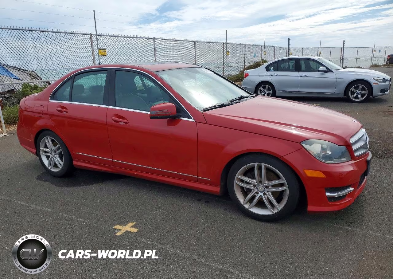 2013 Mercedes-Benz C250 VIN:WDDGF4HB5DA781047 - 4