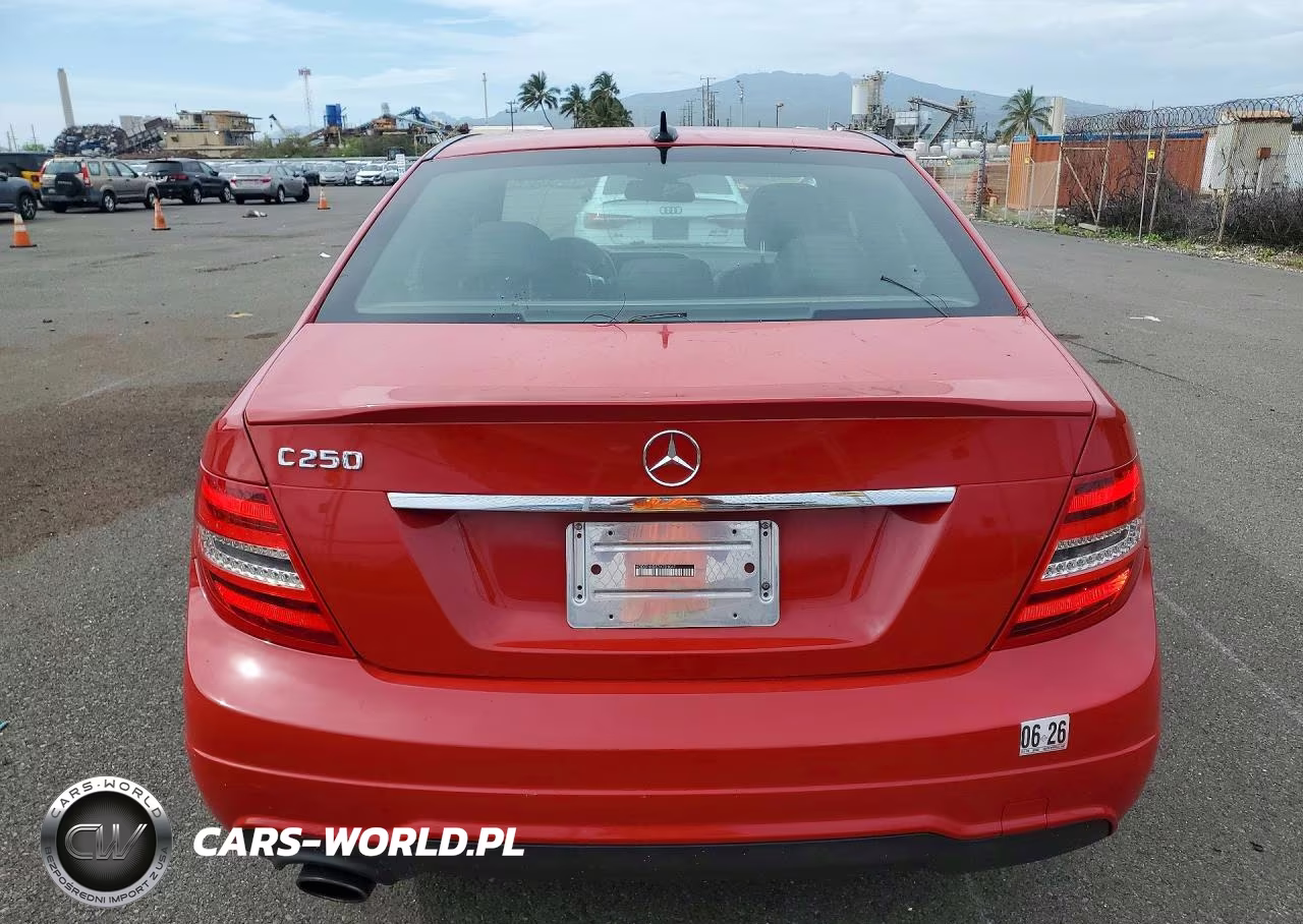 2013 Mercedes-Benz C250 VIN:WDDGF4HB5DA781047 - 6