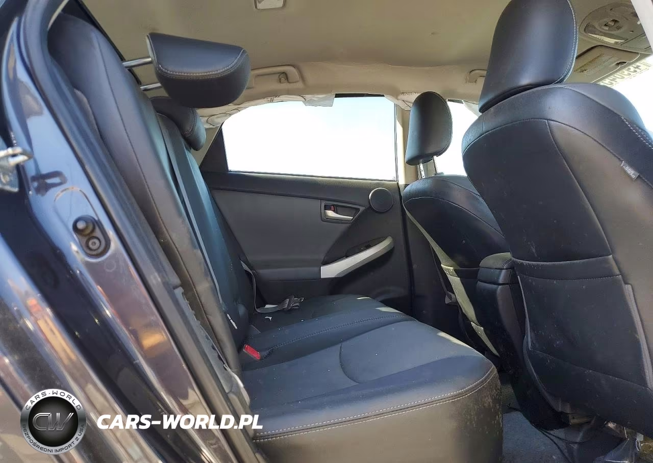 2013 Toyota Prius Four VIN:JTDKN3DUXD1643142 - 10