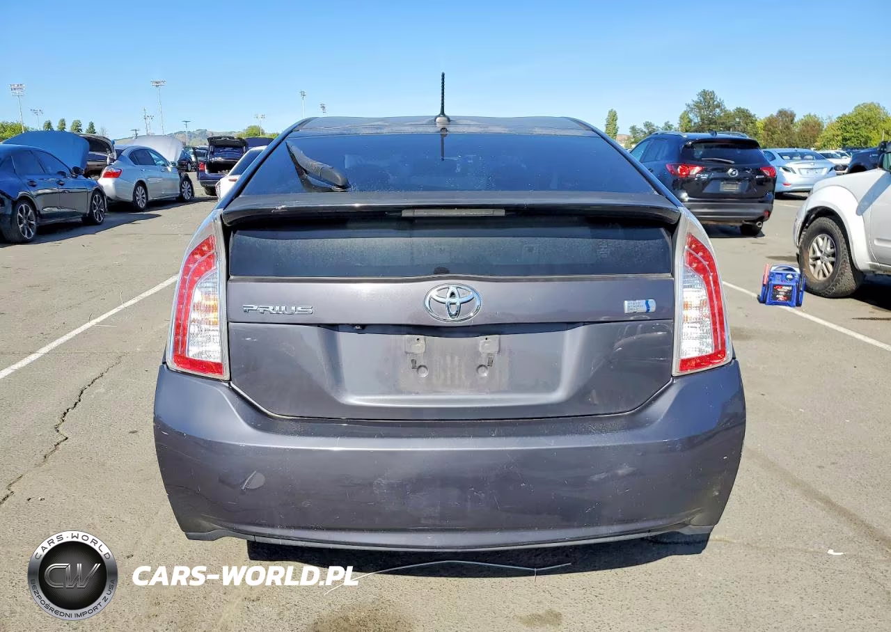 2013 Toyota Prius Four VIN:JTDKN3DUXD1643142 - 6