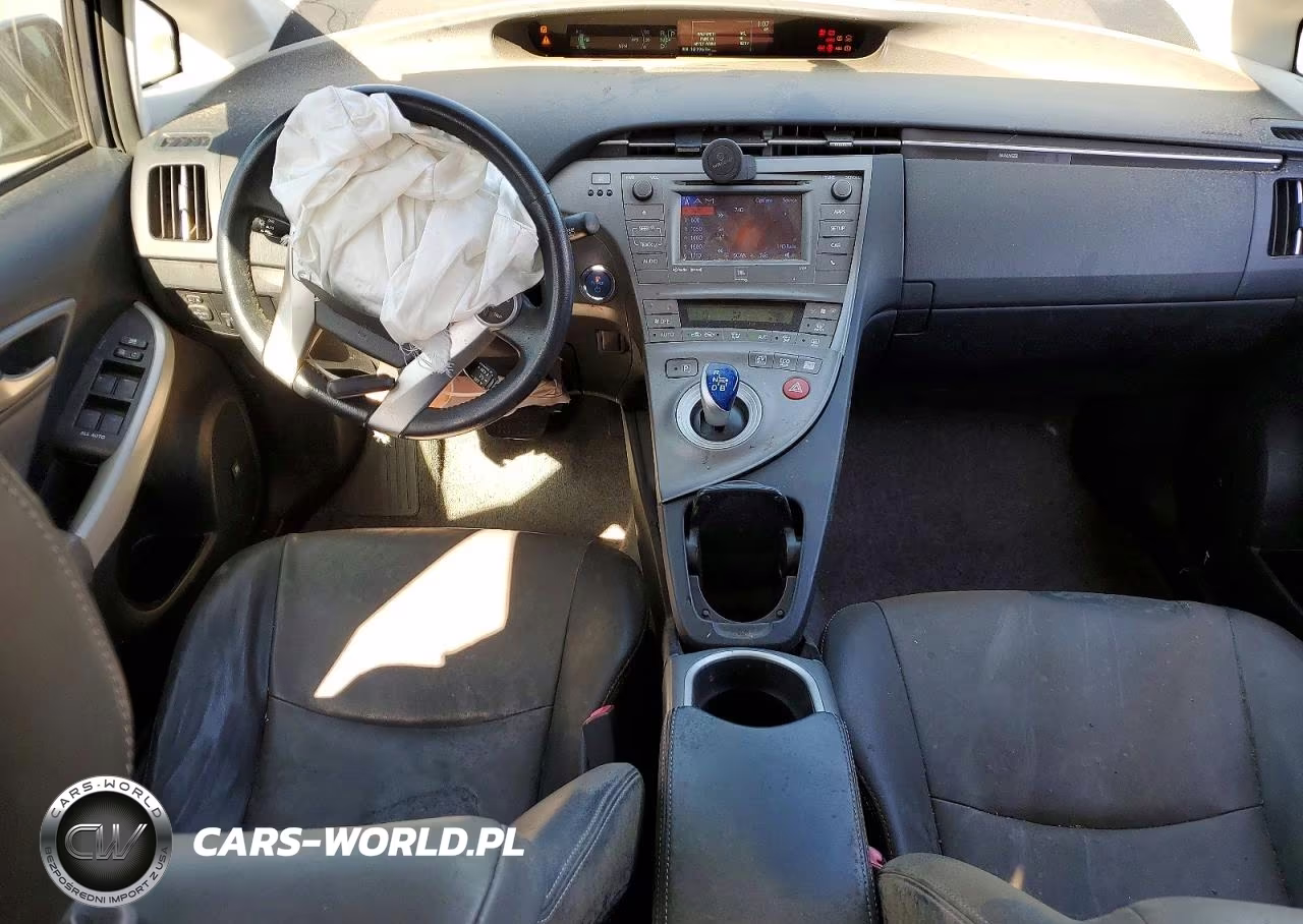 2013 Toyota Prius Four VIN:JTDKN3DUXD1643142 - 8