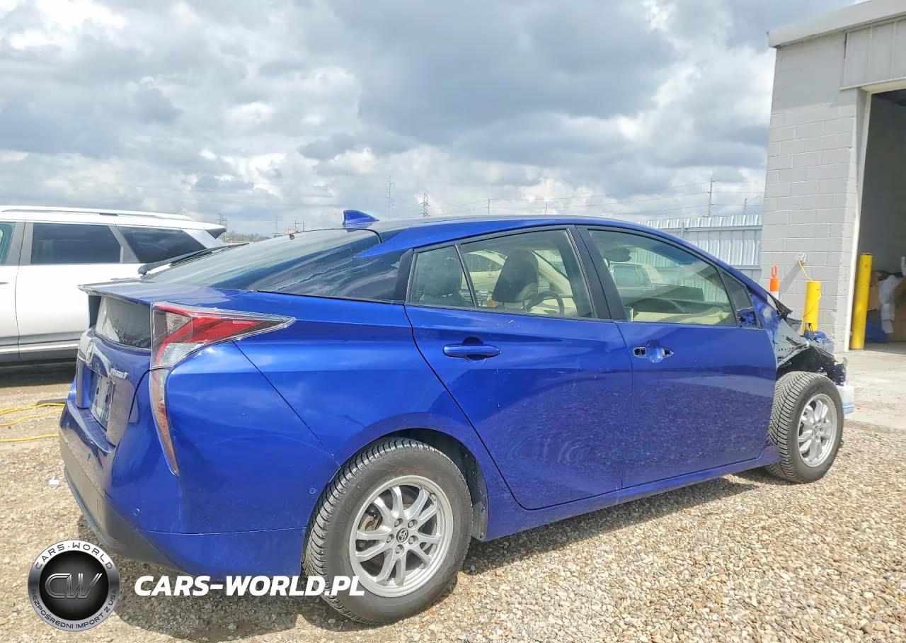 2018 Toyota Prius Three VIN:JTDKARFU7J3548808 - 3