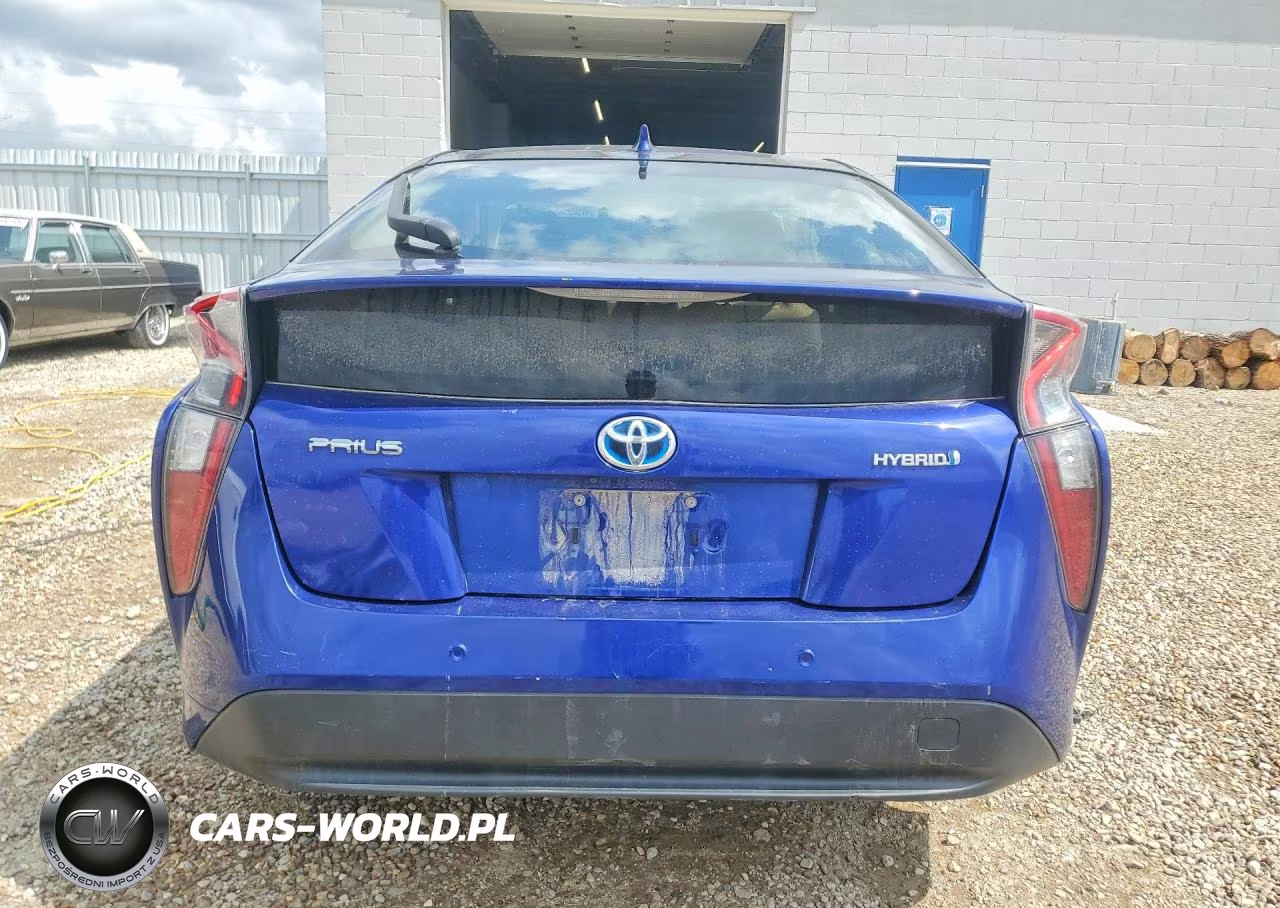 2018 Toyota Prius Three VIN:JTDKARFU7J3548808 - 6