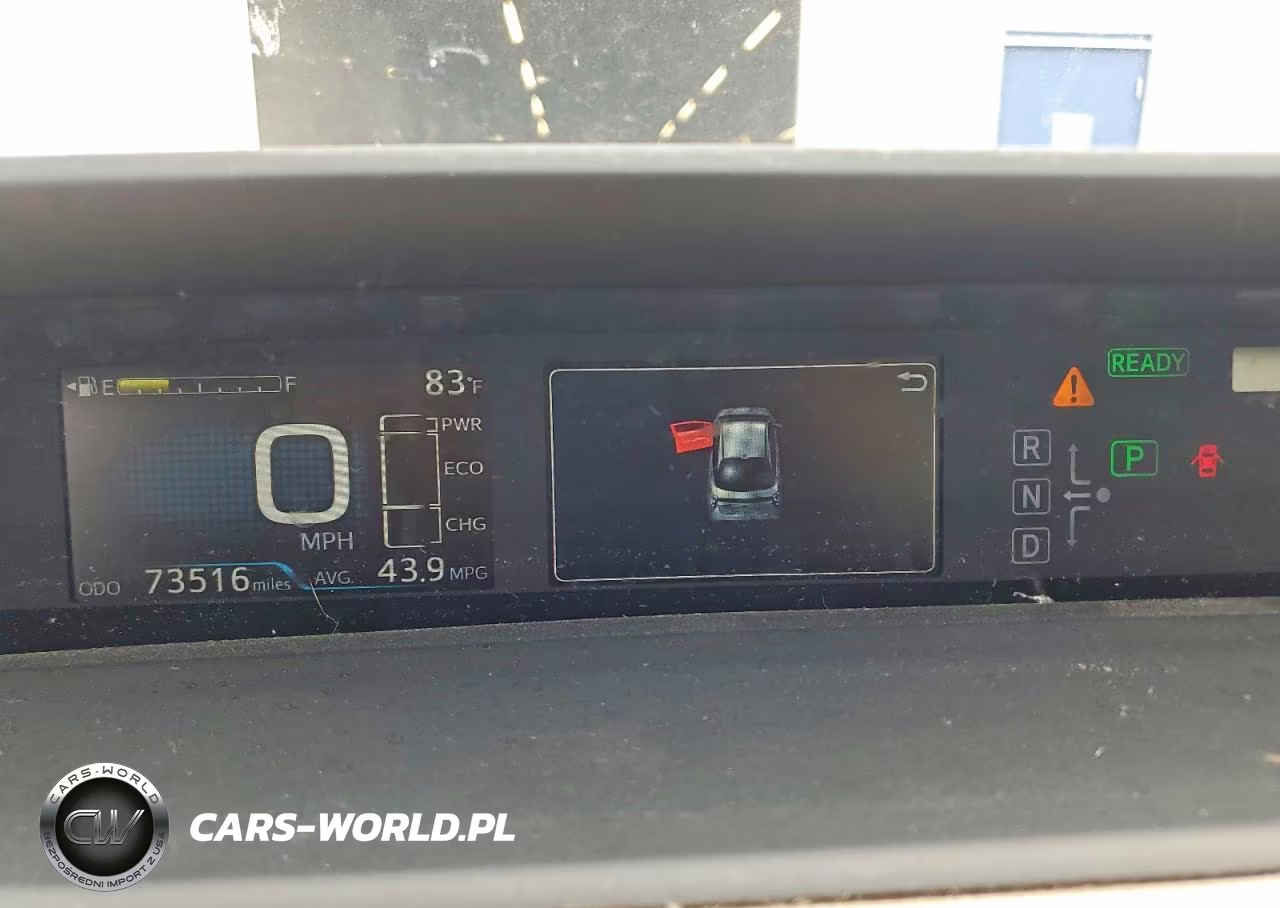 2018 Toyota Prius Three VIN:JTDKARFU7J3548808 - 9