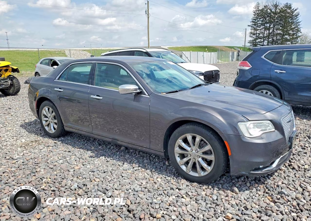 2016 Chrysler 300 VIN:2C3CCAKGXGH344031 - 4