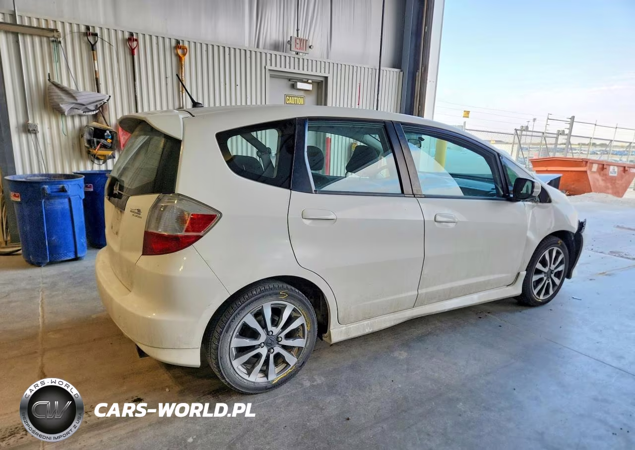 2012 Honda Fit Sport VIN:JHMGE8H5XCC010521 - 3