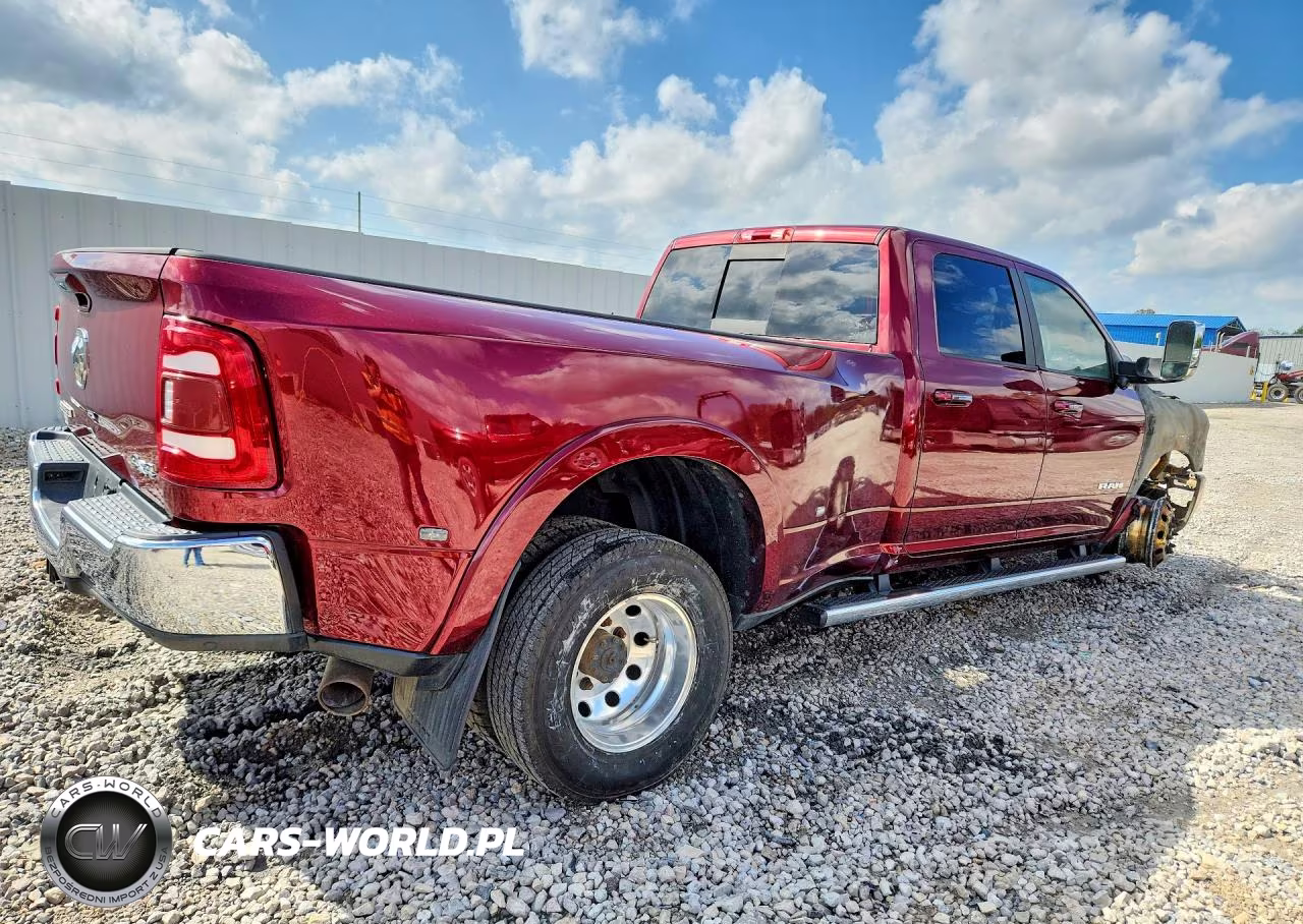 2019 Ram 3500 Laramie VIN:3C63RRJL2KG533117 - 3
