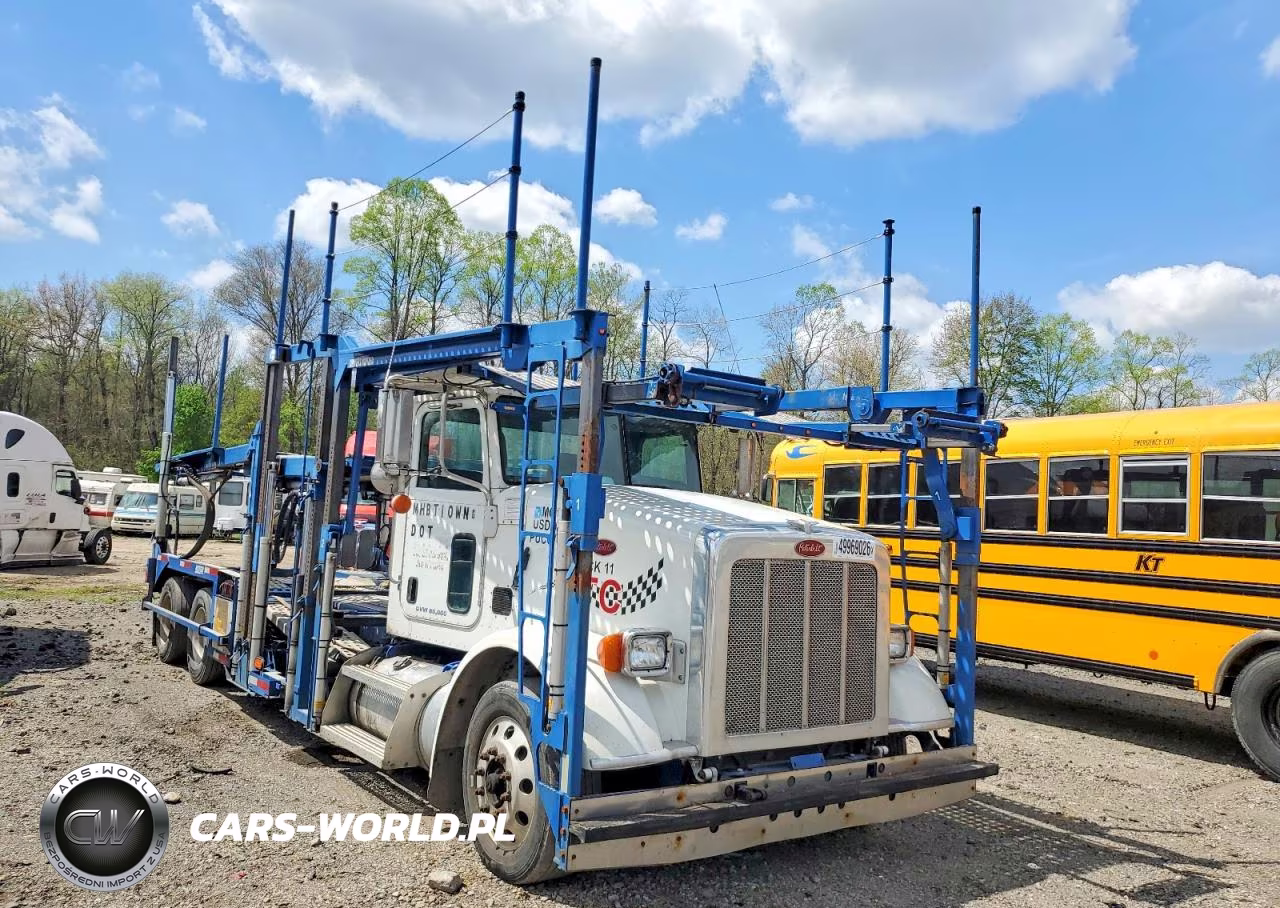 2014 Peterbilt 365 Car Hauler Truck