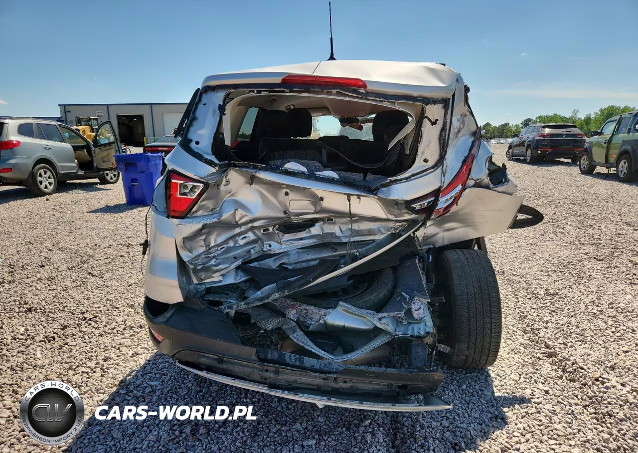 2017 Ford Escape Se VIN:1FMCU9GD1HUC73916 - 6