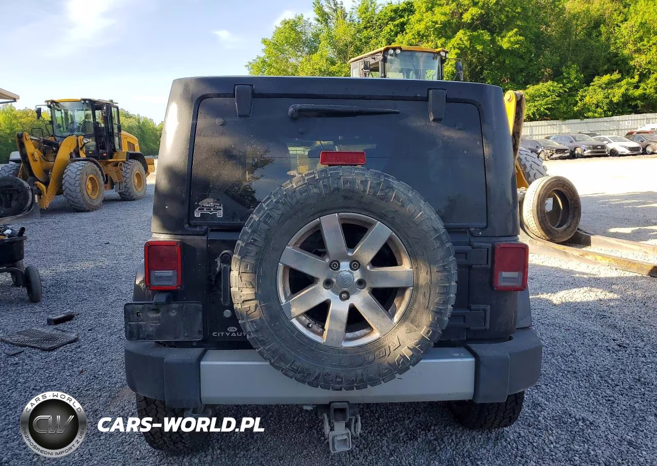2013 Jeep Wrangler Unlimited Sahara VIN:1C4HJWEGXDL588521 - 6