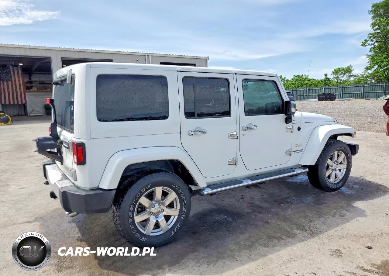 2015 Jeep Wrangler Unlimited Sahara VIN:1C4BJWEG5FL604102 - 3