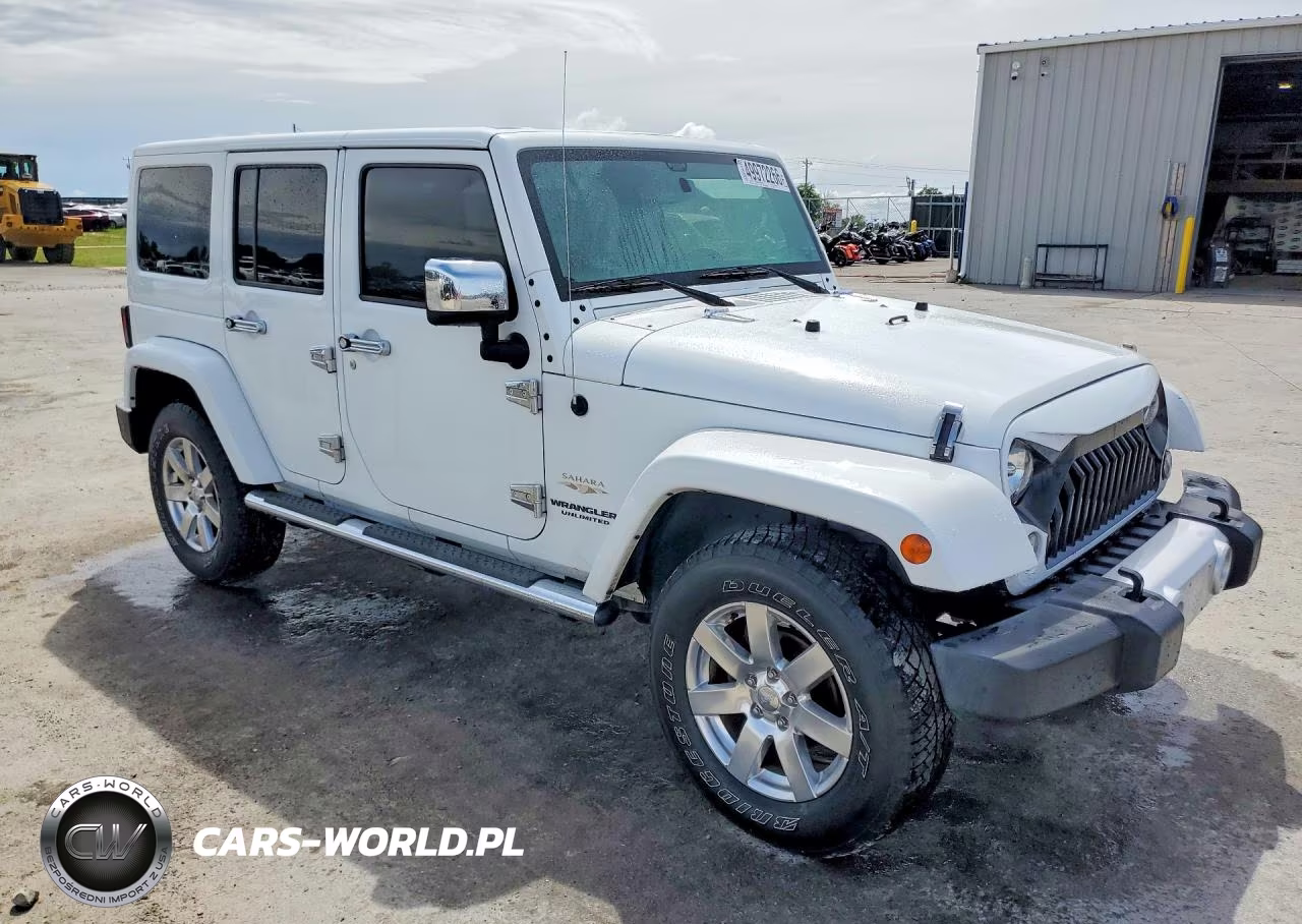 2015 Jeep Wrangler Unlimited Sahara VIN:1C4BJWEG5FL604102 - 4