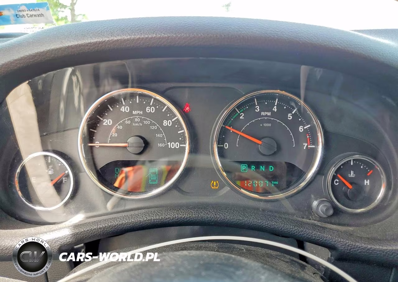 2015 Jeep Wrangler Unlimited Sahara VIN:1C4BJWEG5FL604102 - 9