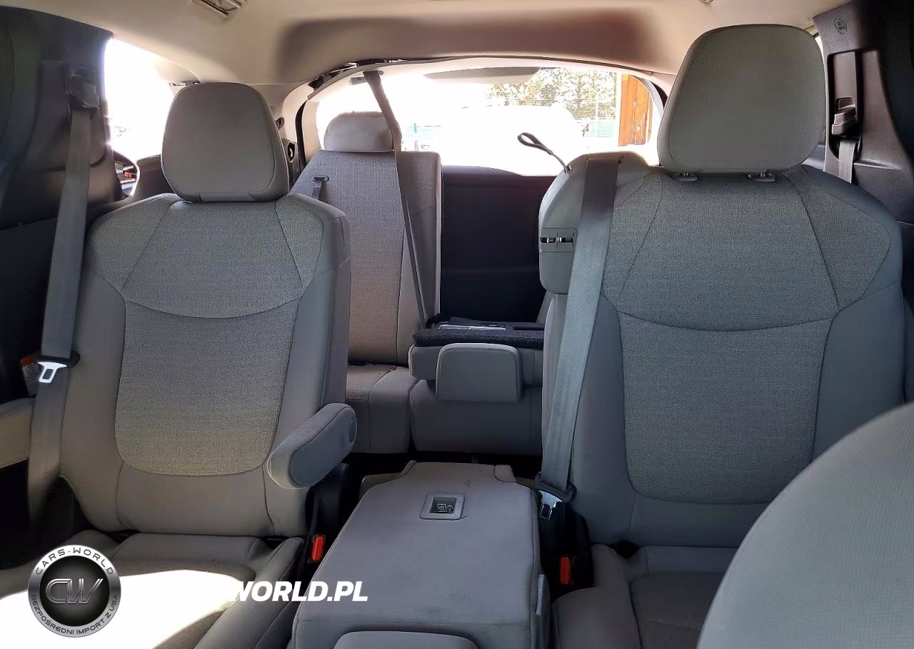 2025 Toyota Sienna Le 8-Passenger VIN:5TDKSKFCXSS159611 - 10