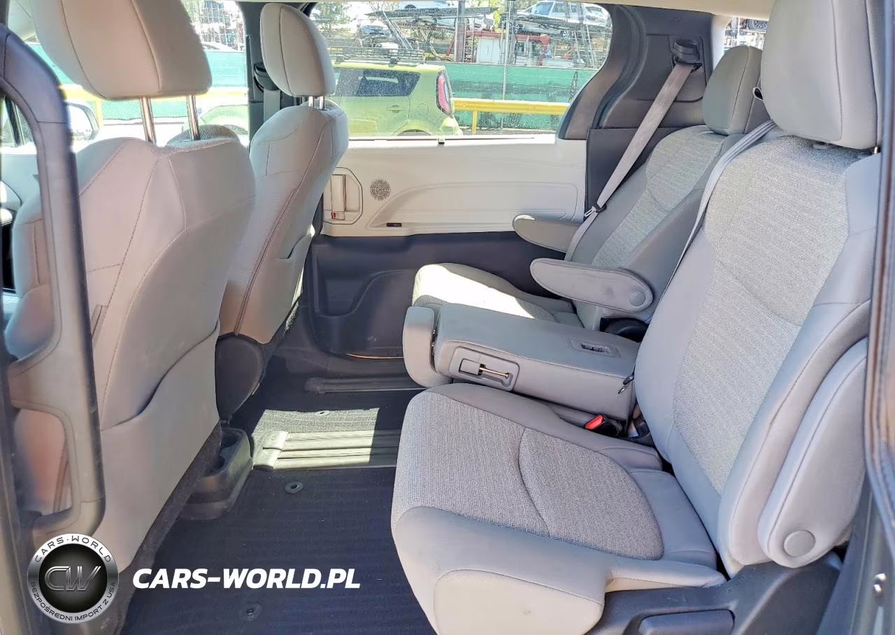 2025 Toyota Sienna Le 8-Passenger VIN:5TDKSKFCXSS159611 - 11