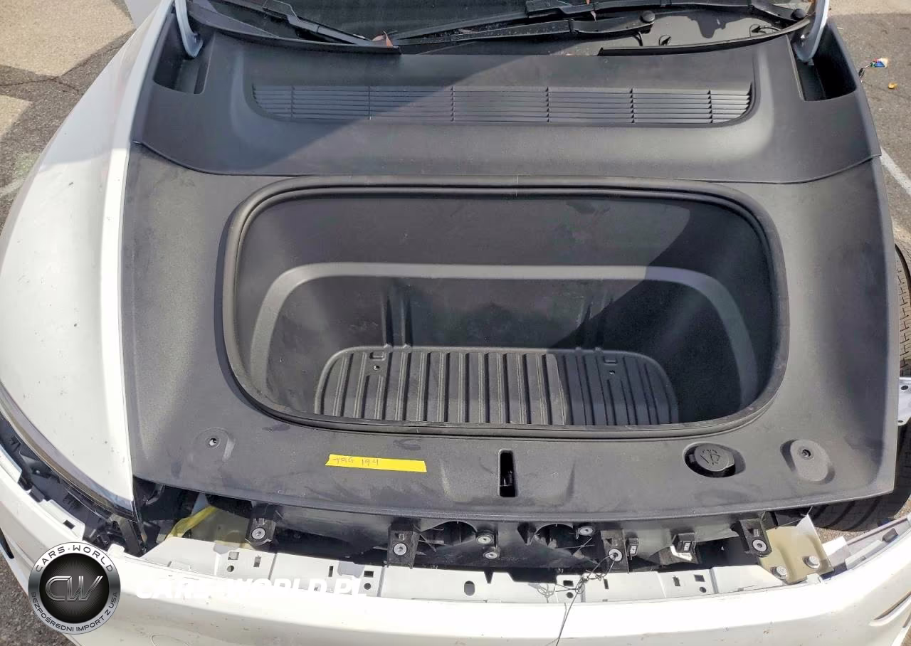 2026 Tesla Model Y VIN:7SAYGDEDXTF580884 - 11