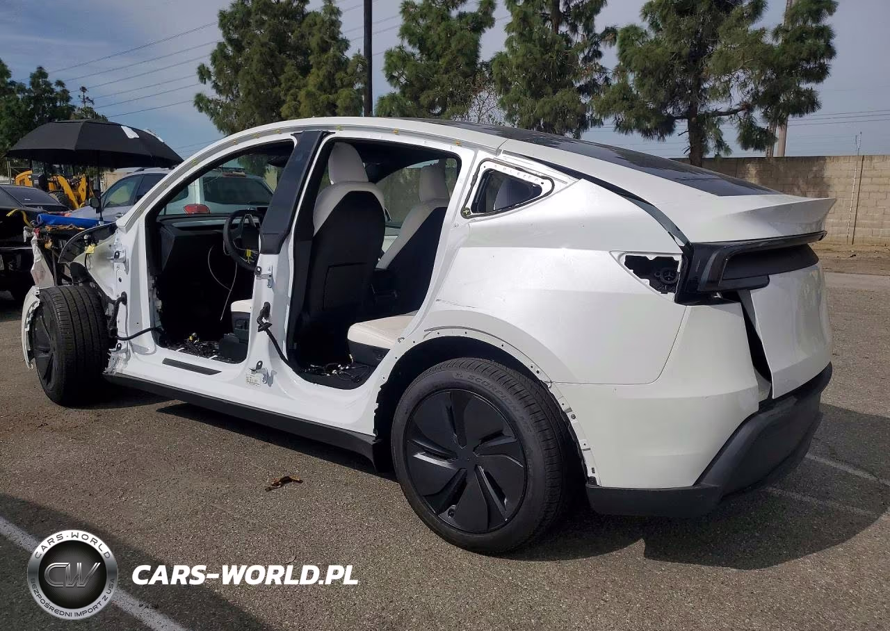 2026 Tesla Model Y VIN:7SAYGDEDXTF580884 - 2