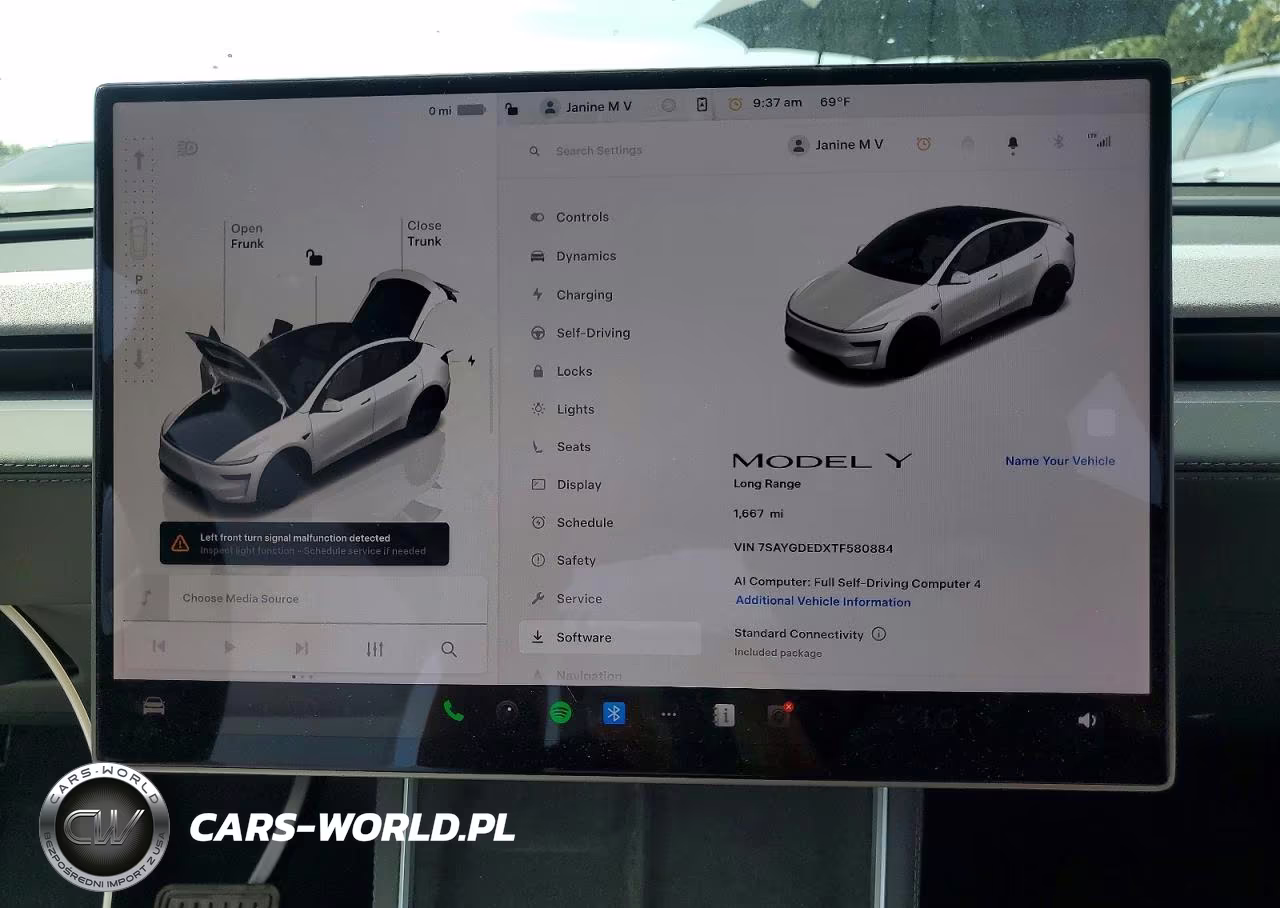 2026 Tesla Model Y VIN:7SAYGDEDXTF580884 - 9