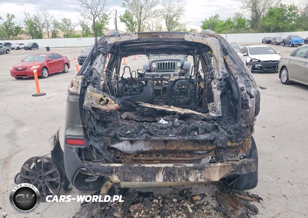 2021 Jeep Cherokee Latitude VIN:1C4PJMCBXMD166914 - 6