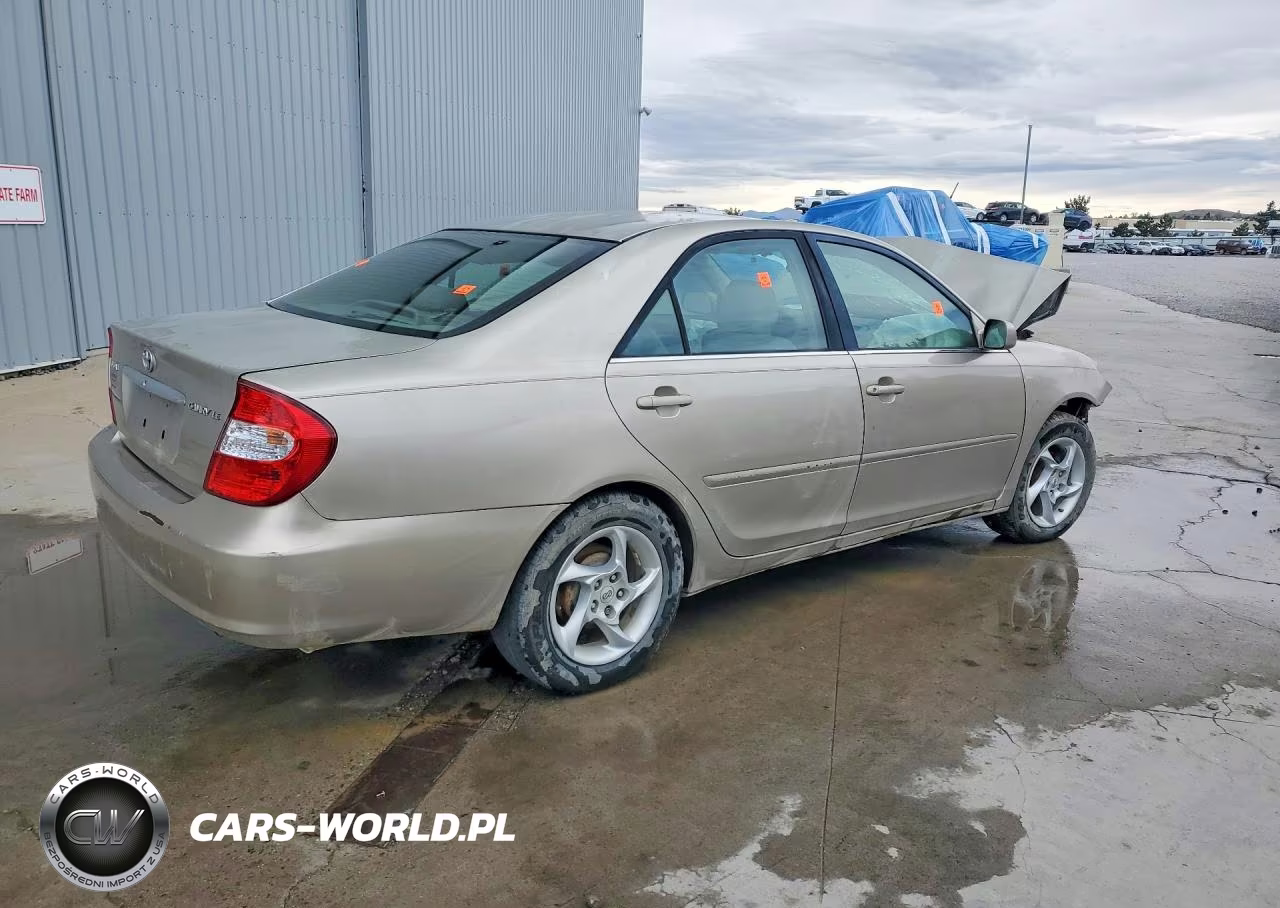 2002 Toyota Camry Le VIN:4T1BE32K02U620929 - 3